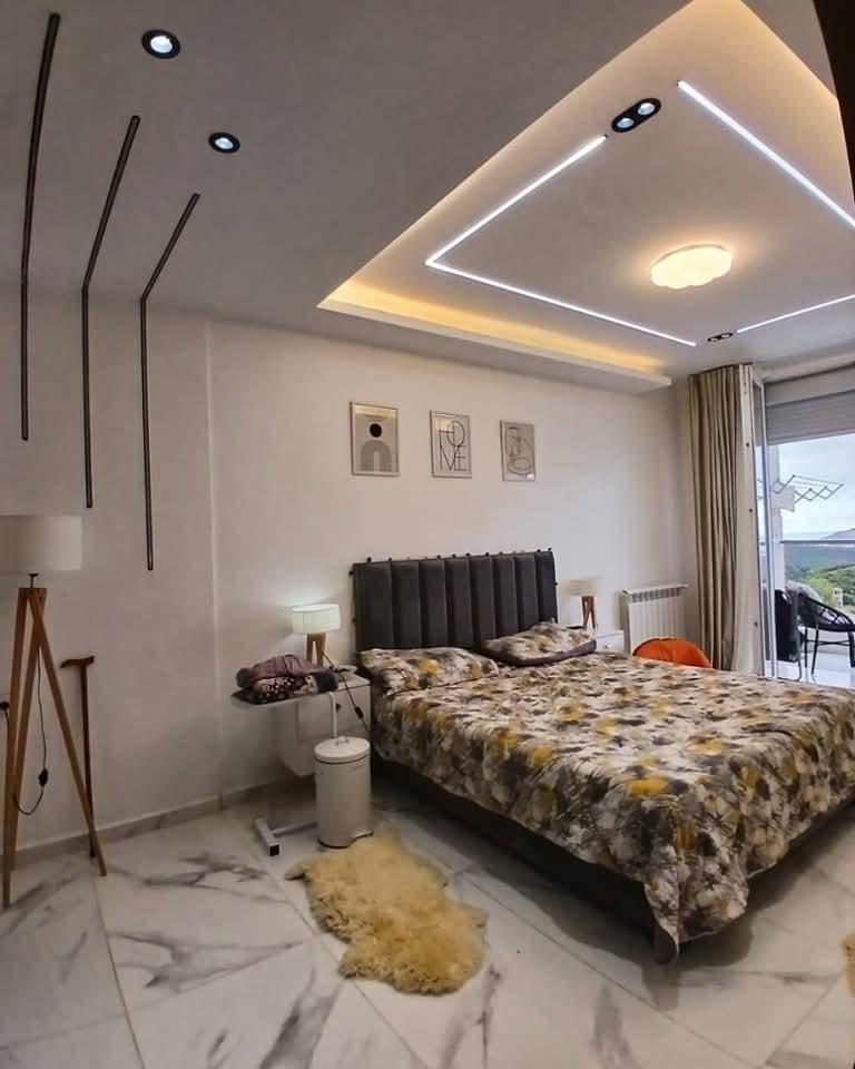 Property-showcase