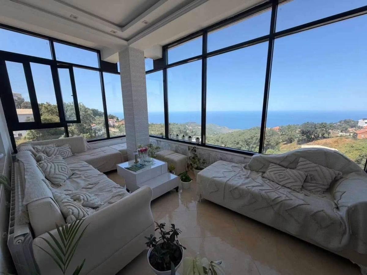 Property-showcase